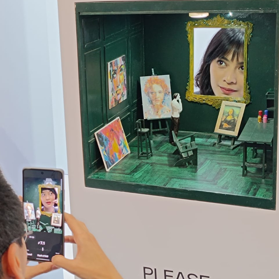 Yuk! Intip Fitur Smartphone OPPO Reno10 5G di Pop Up Store Summarecon Mall Serpong