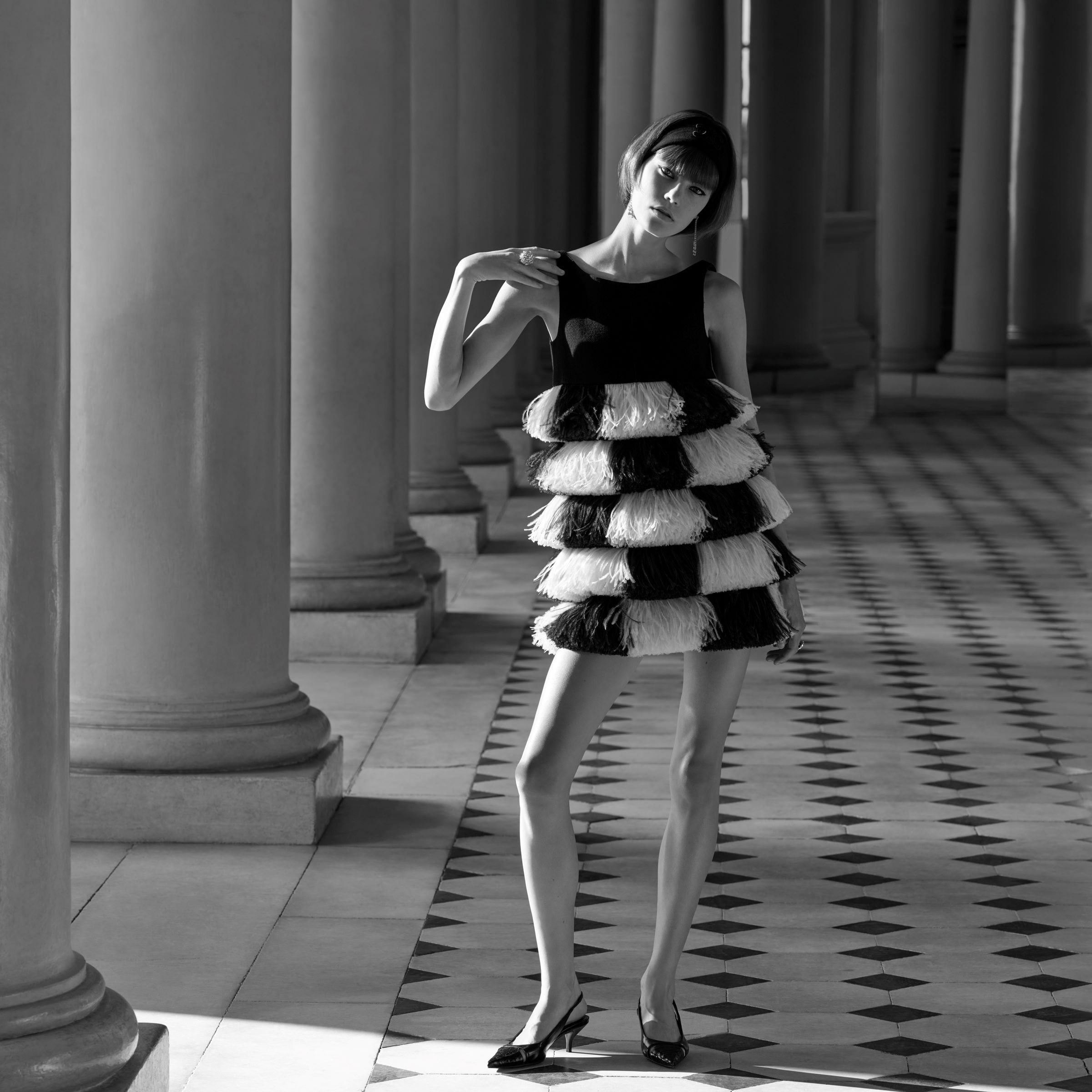 Akhir Era Hedi Slimane di Celine! Tampilkan Gaya Retro Era 60-an yang Mewah di Koleksi Terakhir