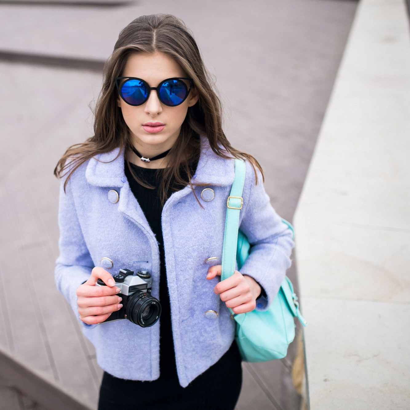 5 Rekomendasi Crop Jacket untuk Tampilan yang Sporty hingga Seksi