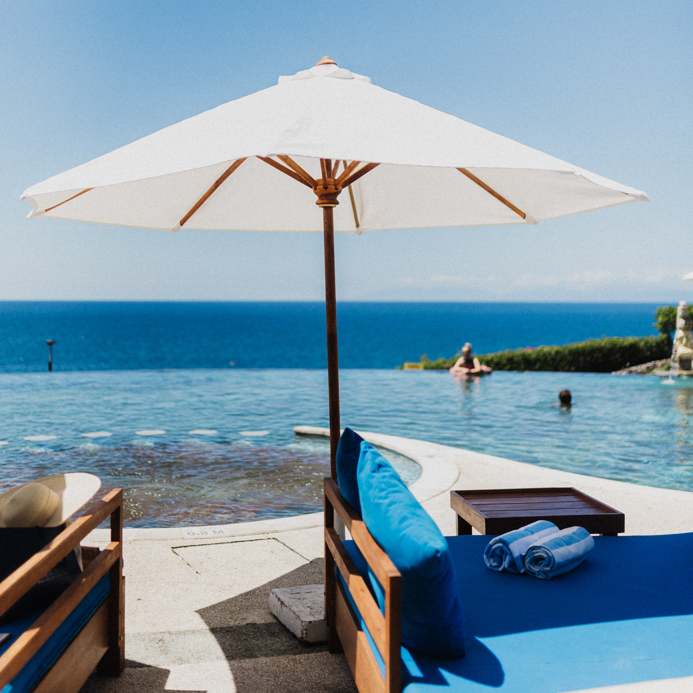 Waktunya Menikmati Pemandangan Indah Uluwatu Bali di Single Fin