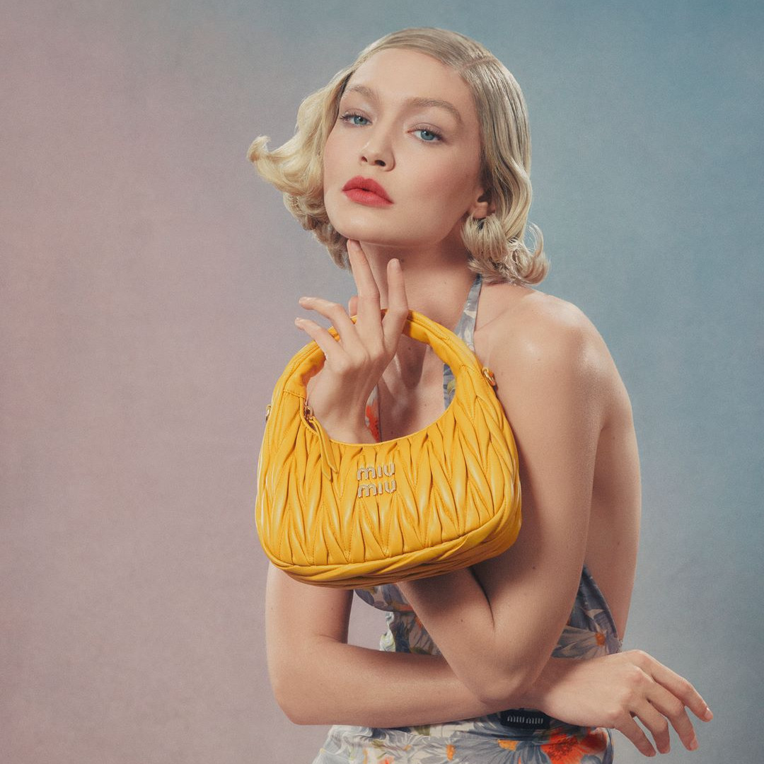Cerita di Balik Foto Ad Campaign Miu Miu dengan Gigi Hadid! Terinspirasi Sosok Perempuan Inspiratif
