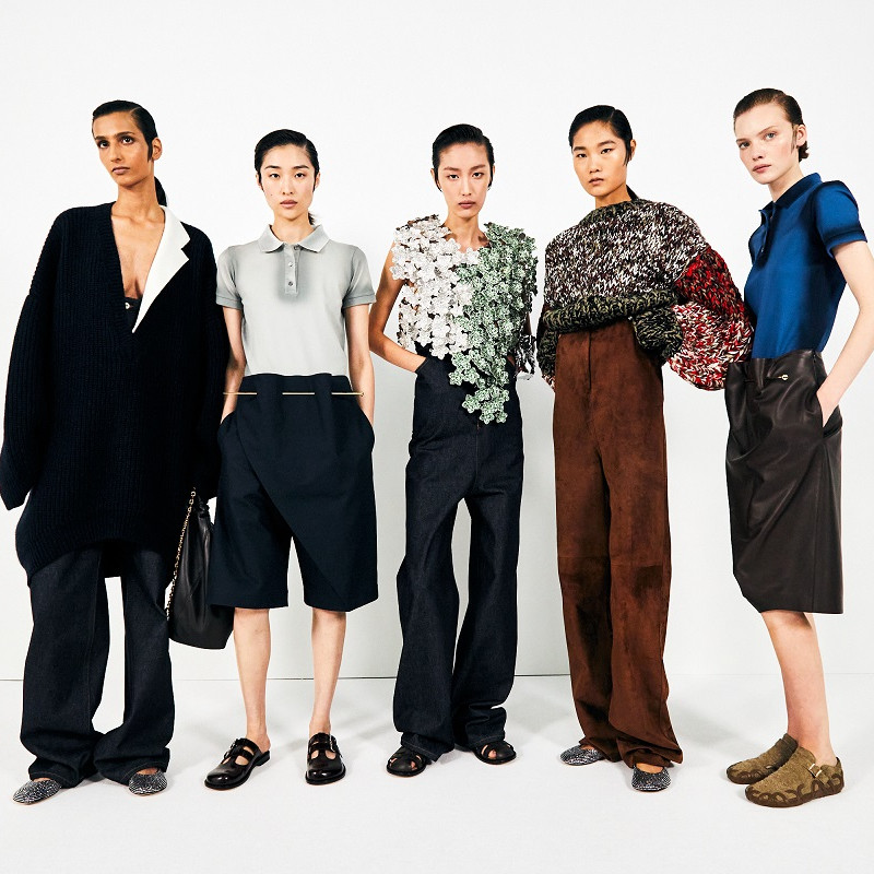 Busana Kasual dan Konseptual Jadi Tema Koleksi Loewe Spring/Summer 2024