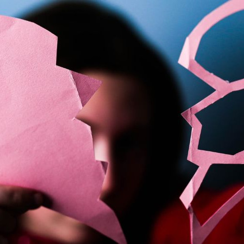 Jangan Sedih! Ini 8 Lagu K-Pop untuk Membantumu Move On Setelah Putus Cinta