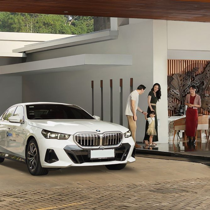 Menjelajahi Bandung Secara Lebih Mewah Bersama Padma Hotel Bandung dan BMW Tunas