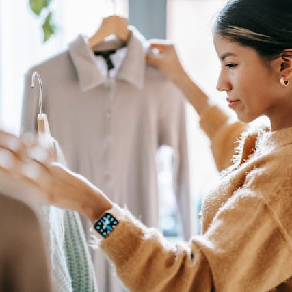 Tips Memilih Ukuran Baju Perempuan yang Benar, Biar Tidak Salah Ukuran!