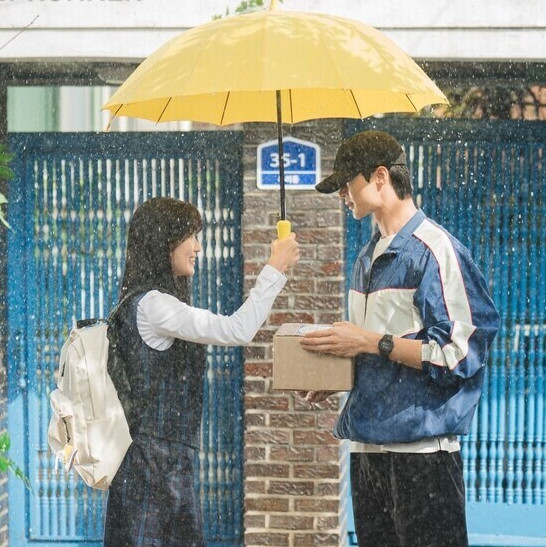 Hore! Lovely Runner Akan Segera Tayang di Netflix Bulan Agustus Nanti!