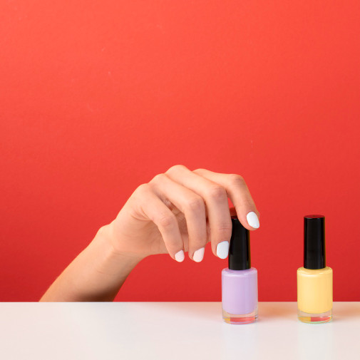 Biar Tidak Keliru, Ini 8 Cara Memilih Cat Kuku yang Tepat!