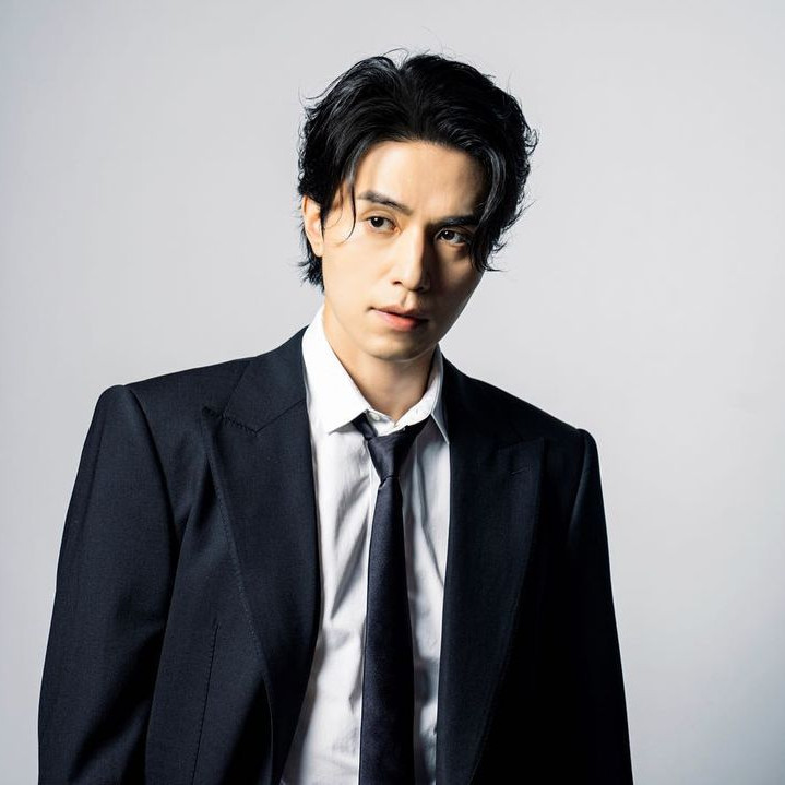 Awet Muda di Usia 42 Tahun, Intip Perubahan Gaya Lee Dong Wook