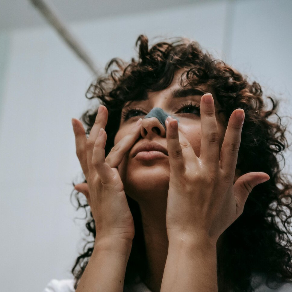 4 Cara Mudah Menghilangkan Komedo di Hidung