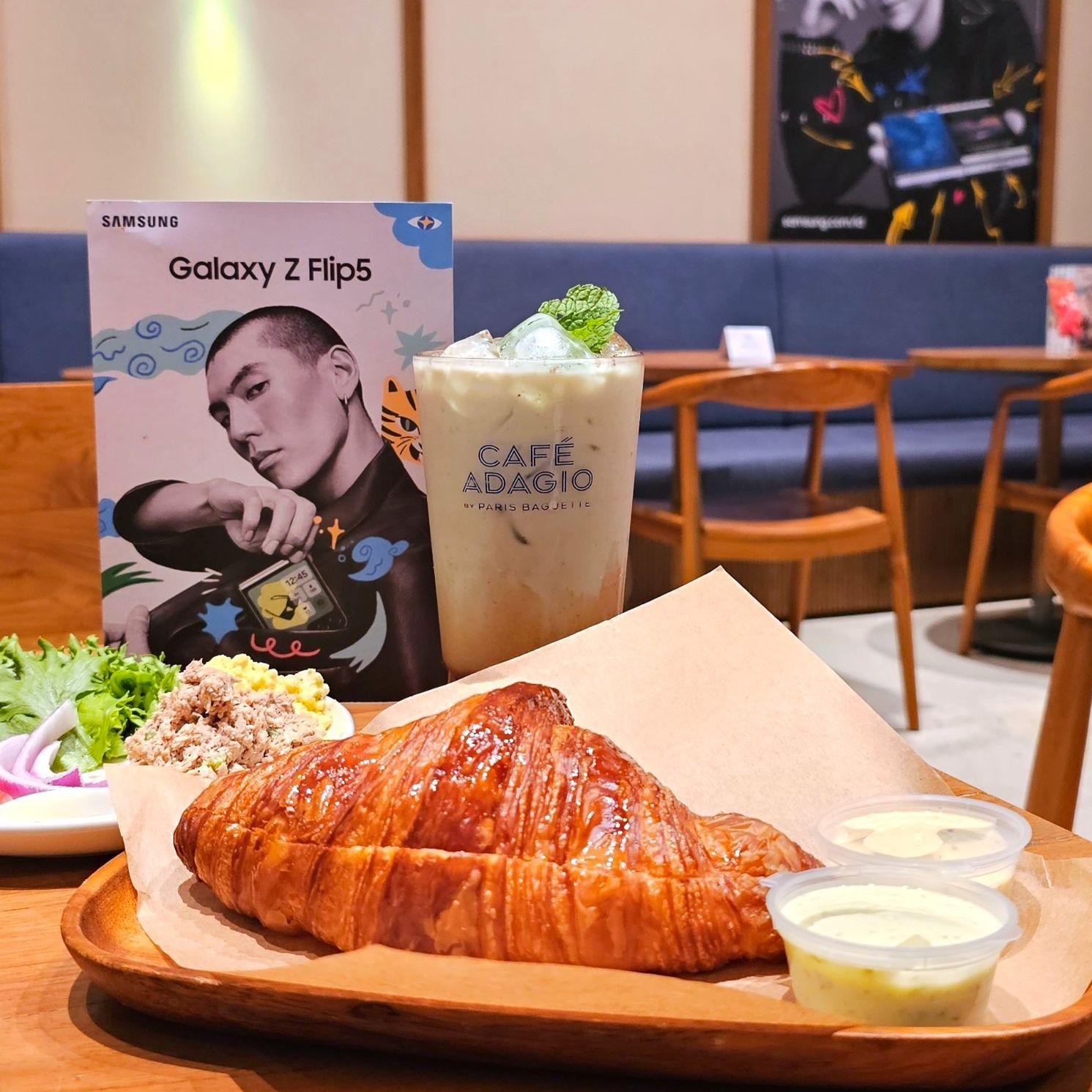 Samsung Bekerja Sama dengan Paris Baguette Hadirkan Flip Cafe