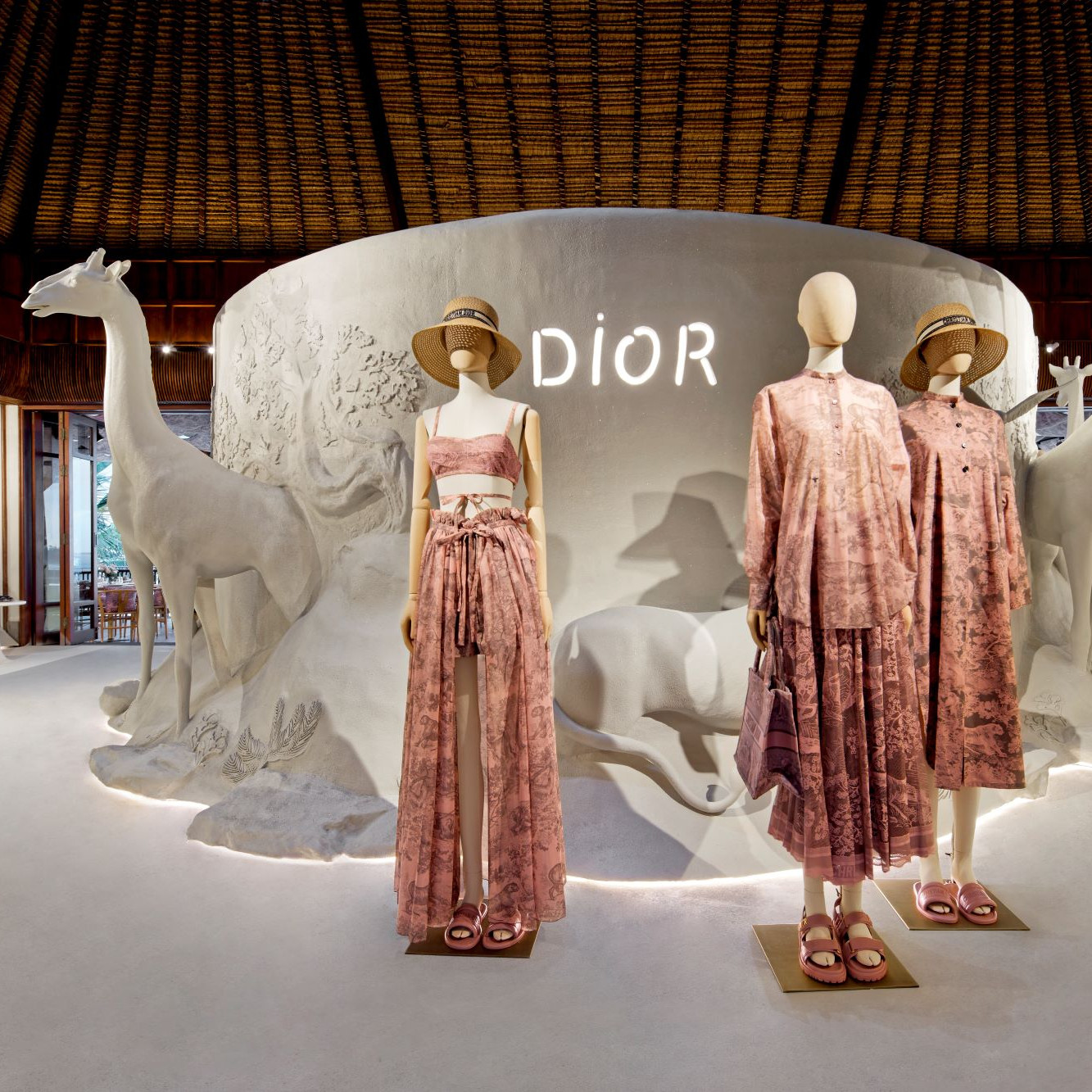 Dior Rilis Koleksi Eksklusif dan Pop Up Store Dioriviera di Bali