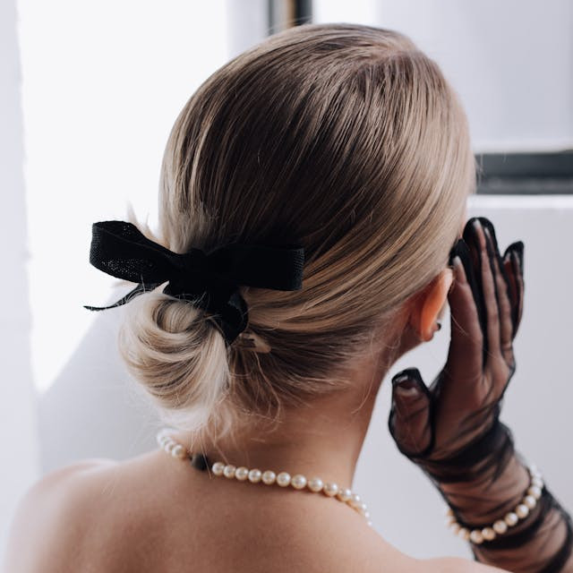 5 Model Rambut untuk Pesta Simple Elegan, Buat Penampilan Terlihat Semakin Memesona!