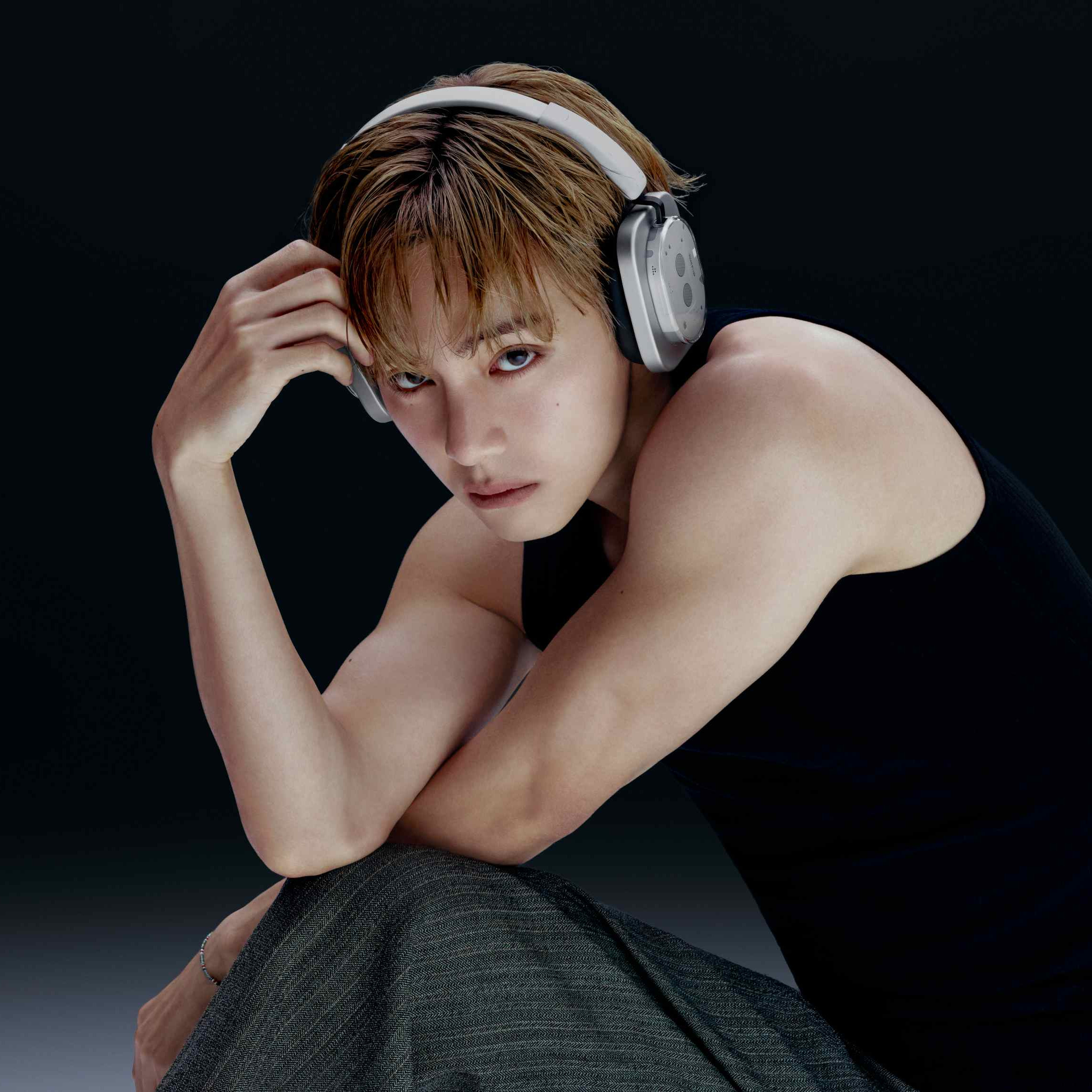 V BTS Resmi Menjadi Brand Ambassador Terbaru Nothing