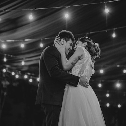 13 Lagu Romantis untuk Mengiringi Pesta Pernikahan