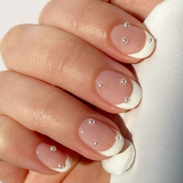 11 Ide Nail Art untuk Pernikahan, Simple dan Elegan!