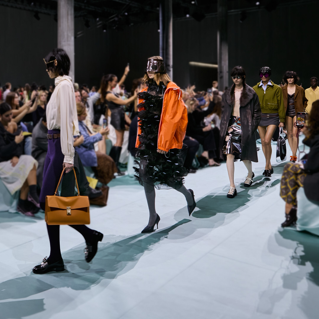 Meretas Algoritma Ala Prada! Hadirkan Gaya Futuristik di Koleksi Terbaru