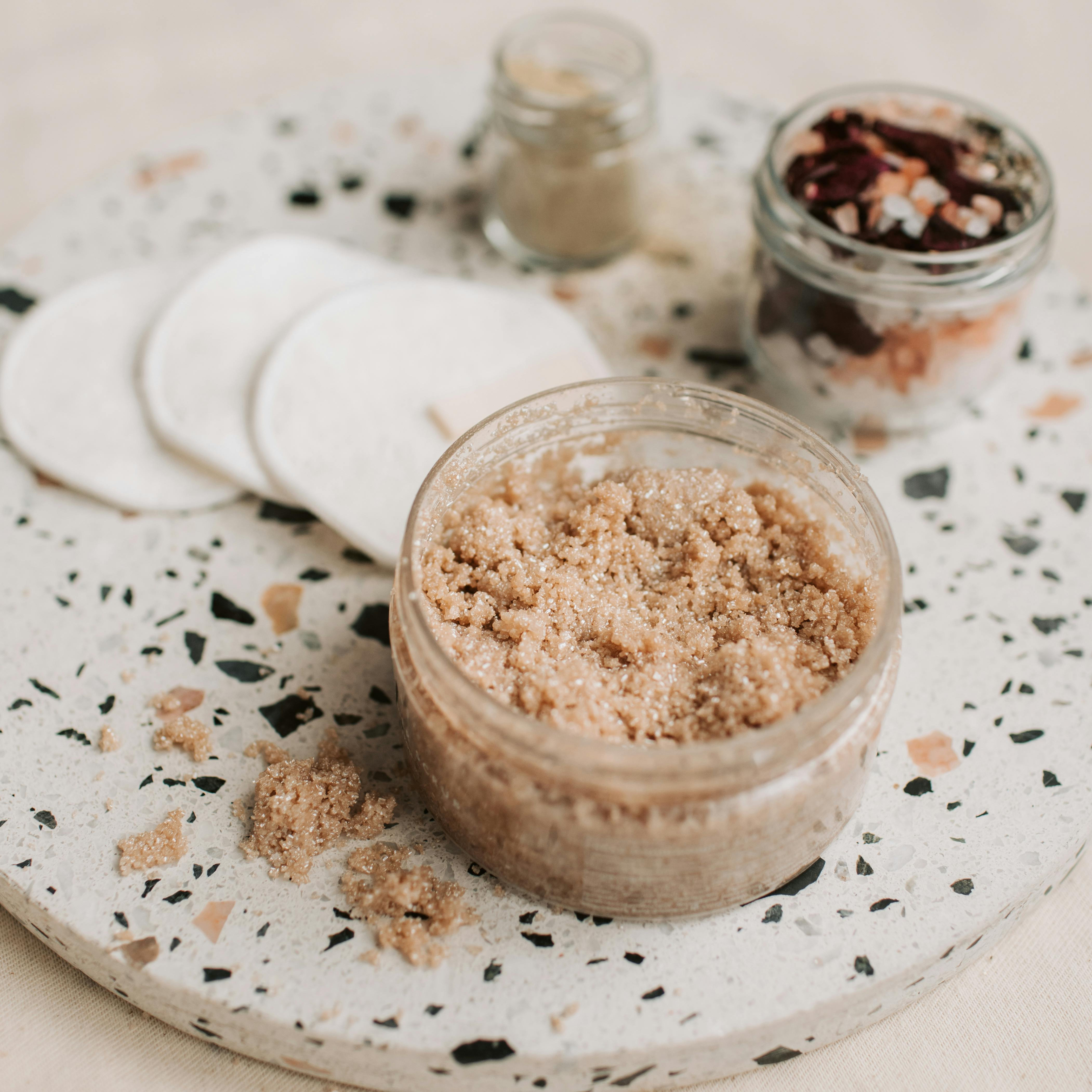 Tips Memilih Body Scrub Bagi Pemilik Kulit Sensitif