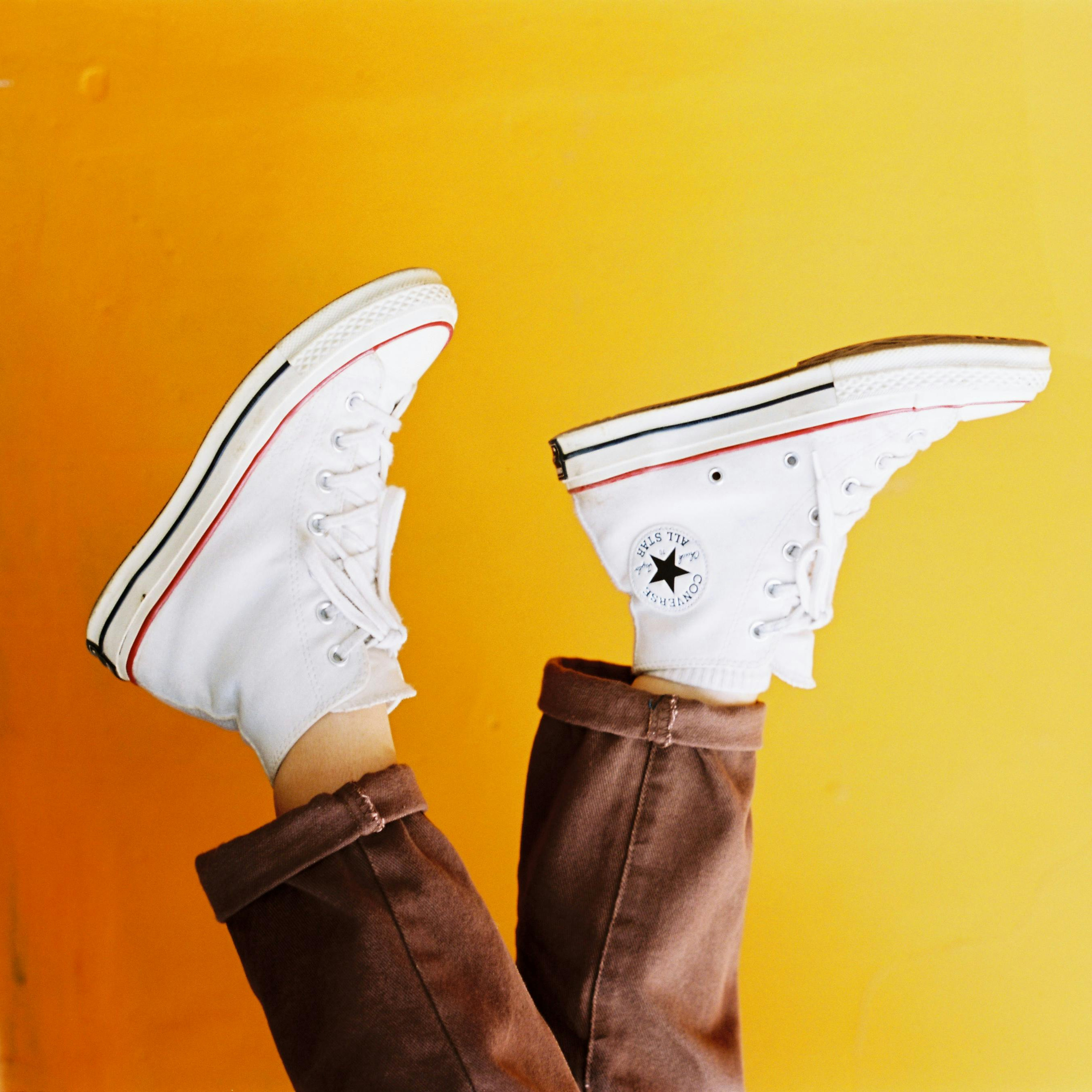 Cara Merawat Sneakers Putih Supaya Awet dan Tetap Bersih