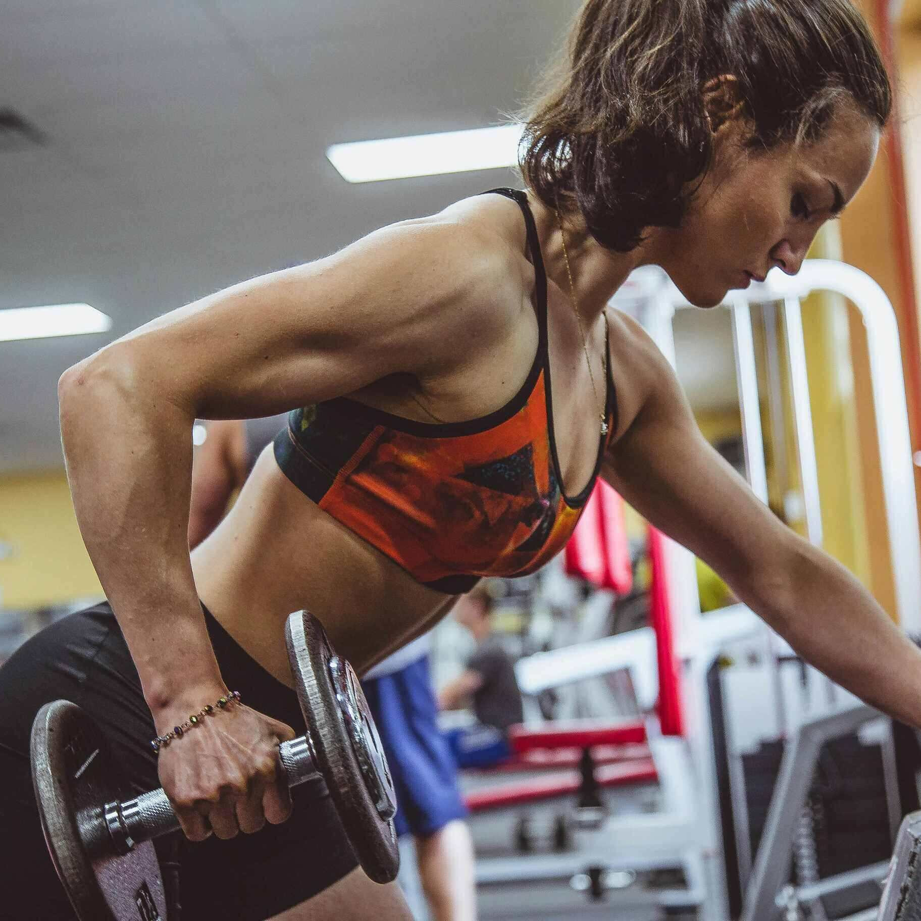Ini Sejumlah Alasan Mengapa Perempuan Harus Prioritaskan Strength Training