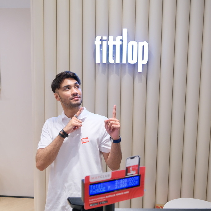 Sambut Hari Pelanggan, FitFlop Hadirkan Pengalaman Berbelanja Bersama Refal Hady