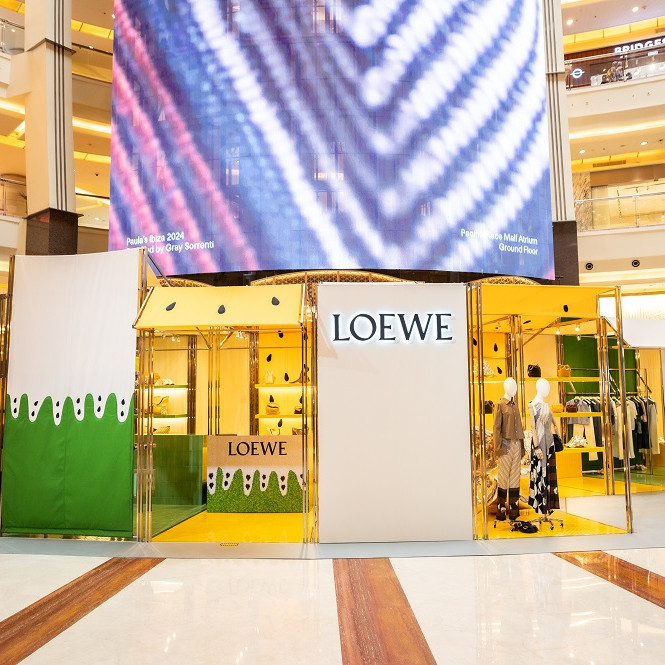 Loewe Buka Pop Up Store Koleksi Paula’s Ibiza