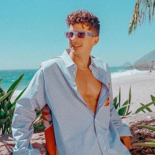 Charlie Puth Rilis Album Studio Ketiga CHARLIE dan Jadwal Tur Dunianya
