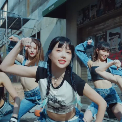 Comeback! LE SSERAFIM Rilis MV “ANTIFRAGILE”