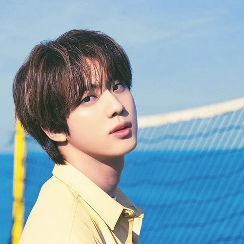 Jin BTS Minta ARMY untuk Tidak Mengantarnya ke Kamp Pelatihan