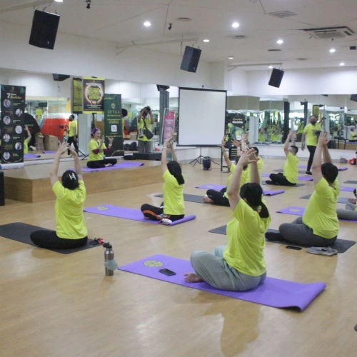 Menjaga Kesehatan Tubuh dengan Yoga Bersama AFYAA Indonesia dan Wanda Hamidah