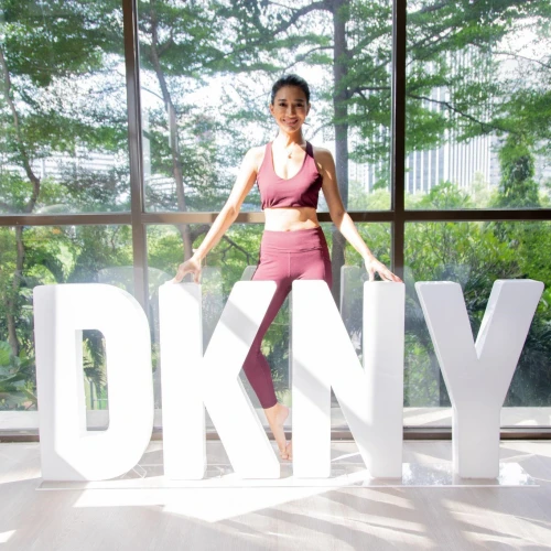 DKNY Meluncurkan Sportswear Fall/Winter 2022 Collection