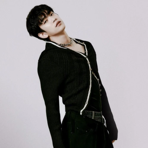 Jinyoung Jadi Member Kedua GOT7 yang Jalani Wamil