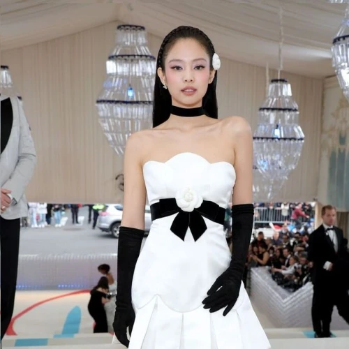 Tampil di Met Gala 2023, Jennie BLACKPINK Dititipin Pesan oleh Rose