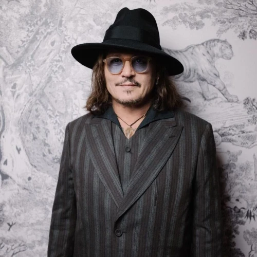 Johnny Depp Jadi Bintang Parfum Termahal Dalam Sejarah