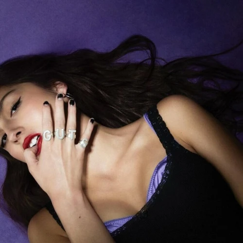 Olivia Rodrigo Comeback Lewat Album Kedua “Guts”