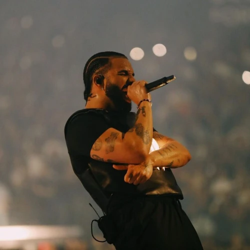 Drake Kasih Hadiah Uang ke Penonton Konser Sebesar Rp765 Juta