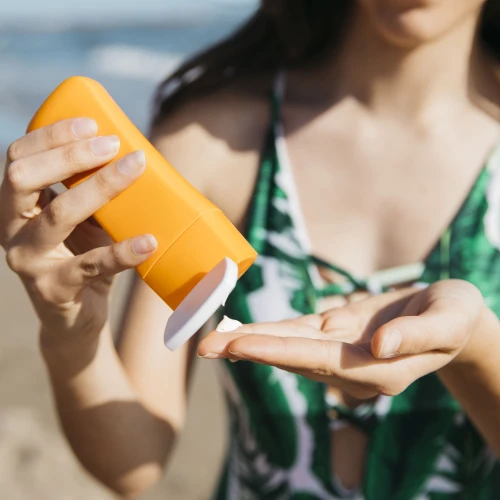 Apa Itu Physical Sunscreen? Simak Cara Kerja dan Keunggulannya