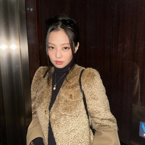 Ini 5 Gaya OOTD Airport Fashion Jennie Kim yang Mencuri Perhatian!
