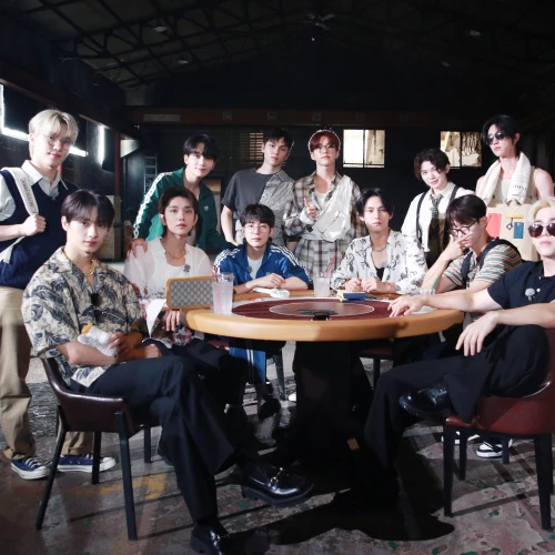 SEVENTEEN Raih Daesang di The Fact Music Awards 2023