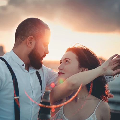 Romantis! 70 Ide Caption Anniversary Untuk Unggahan Kamu di Instagram