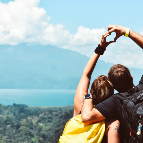 6 Alasan Pentingnya Traveling Bersama Pasangan