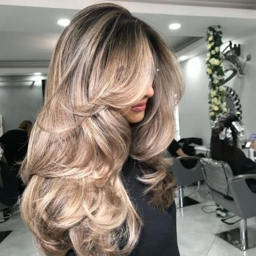 Kenali Lebih Dekat Potongan Rambut Viral, Butterfly Haircut!