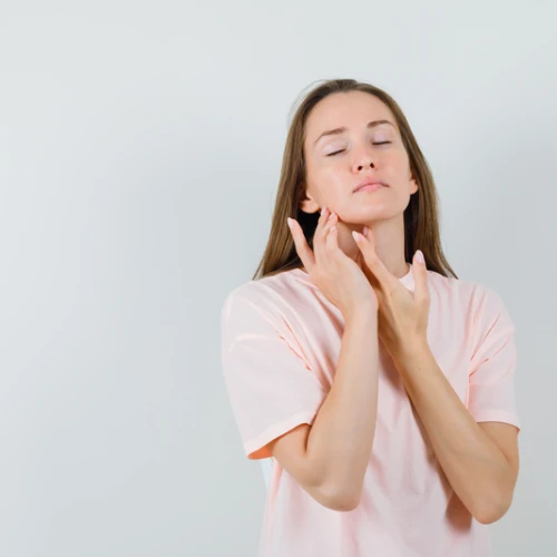 5 Cara Mengatasi Jerawat di Leher yang Ampuh!