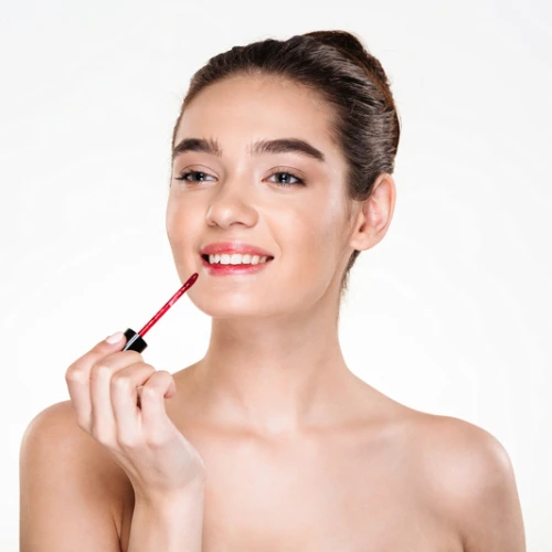 6 Rekomendasi Lip Oil Pilihan Cosmo yang Sayang untuk Dilewatkan!