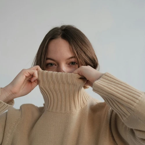 Cute! Intip 18 Ide Outfit di Musim Hujan yang Menarik Untuk Kamu Coba