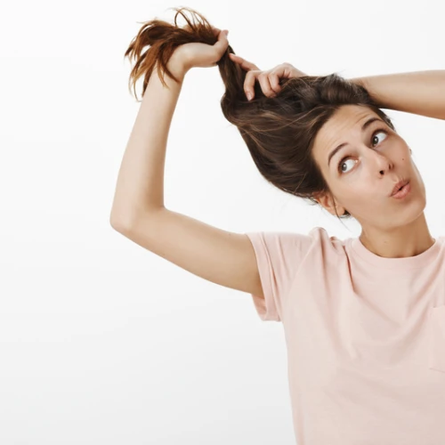 Ketahui 6 Penyebab Rambut Bercabang Ini!
