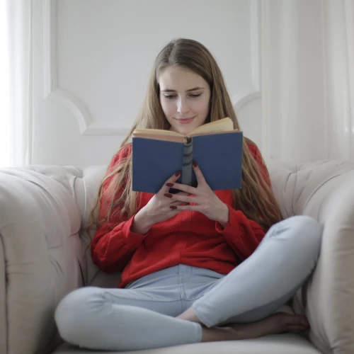 Ini 4 Manfaat Membaca Buku Self-Improvement