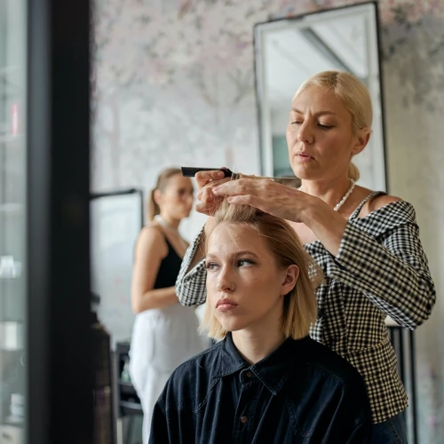 Anti Rusak! Ikuti 5 Cara Berikut Untuk Rawat Rambut Setelah Smoothing