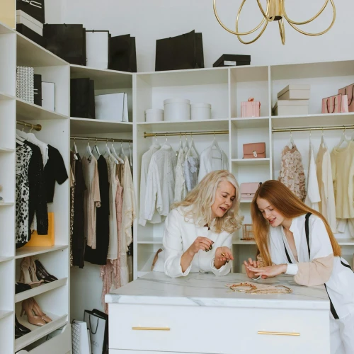 Apa Perbedaan Dari Slow Fashion dan Fast Fashion?
