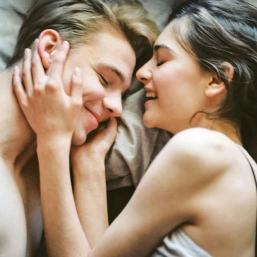 5 Tanda Kamu Adalah Seorang Hopeless Romantic