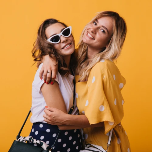 7 Rekomendasi Kado untuk Kakak Perempuan Pilihan Cosmo!